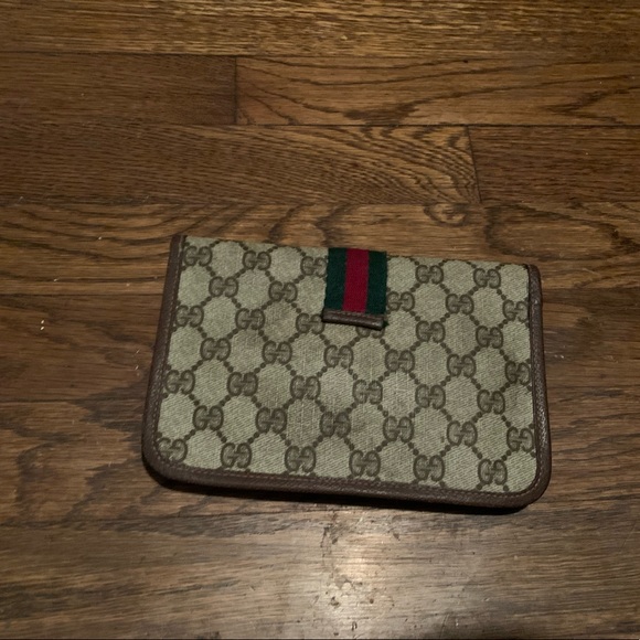 Gucci Handbags - Gucci wallet